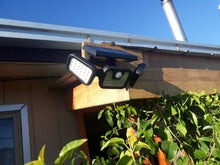 Cargar imagen en el visor de la galería, FOCO SOLAR TRIPLE DE 74 LEDS GIRATORIO